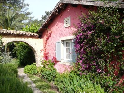 Alte lmhle Korfu Fenster rosa Haus