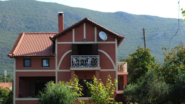 Villa Vios Südkorfu inmitten von Weinbergen und Olivenhainen