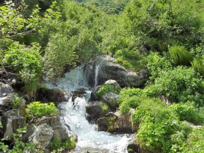 Wasserfall auf dem Wanderweg Sentiero di Lys