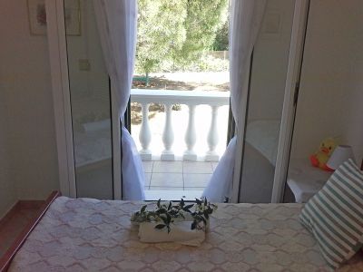 Luxuriöses Korfu-Ferienhaus zu Miete mit Garten am Meer und Balkon